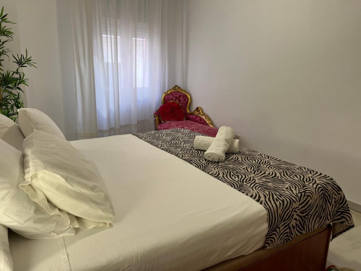 Very Nice Apartament. City Center. Private Parking Apartment Sevilla Bagian luar foto