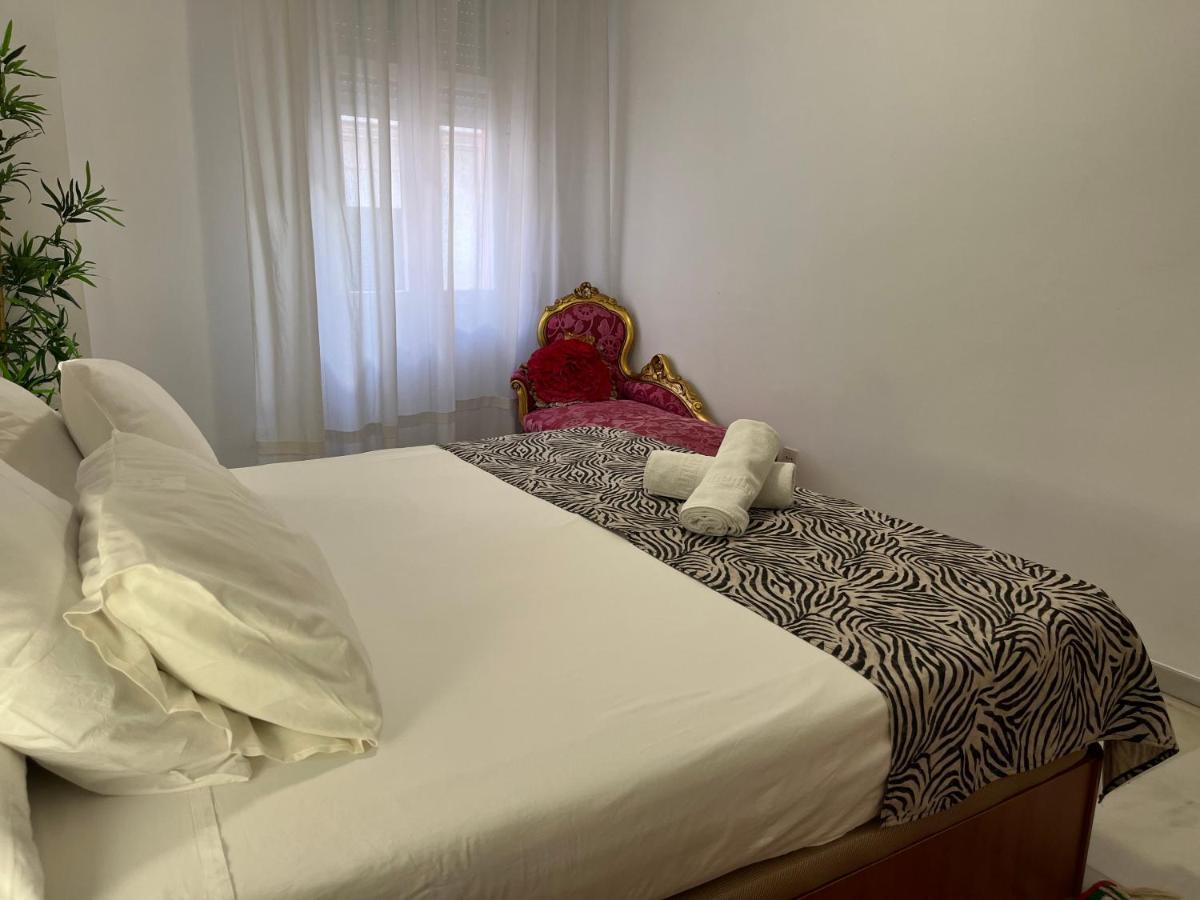 Very Nice Apartament. City Center. Private Parking Sevilla Bagian luar foto